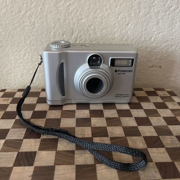 Polaroid Silver Digital Camera - Picture 1 of 6